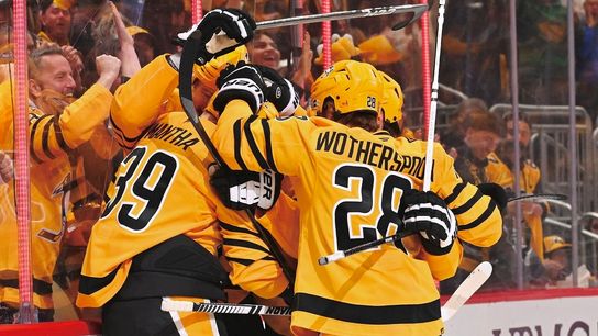 LIVE: Penguins 2, Flyers 1, second period taken in Pittsburgh. Photo by JOE SARGENT / GETTY