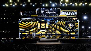 Final: NHL Draft, Rounds 2-7 taken in Downtown (Live coverage)
